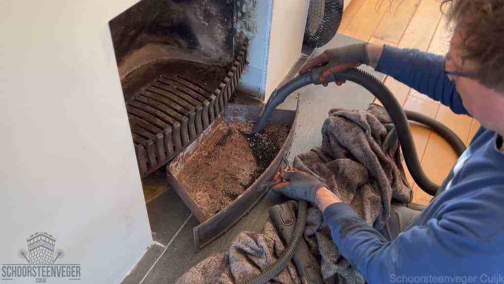 Prijs schoorsteenvegen Cuijk schouw reinigen Prijs schoorsteenvegen Cuijk schouw reinigen