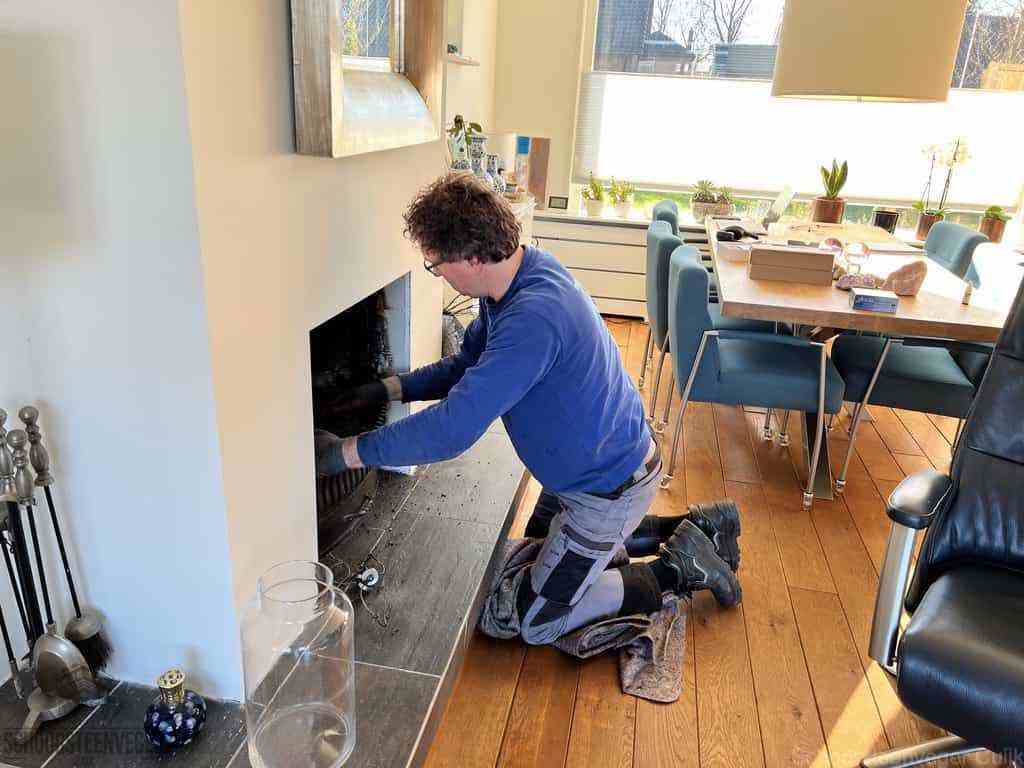 Schouwveger Cuijk kleed schoorsteenreiniger Schouwveger Cuijk kleed schoorsteenreiniger